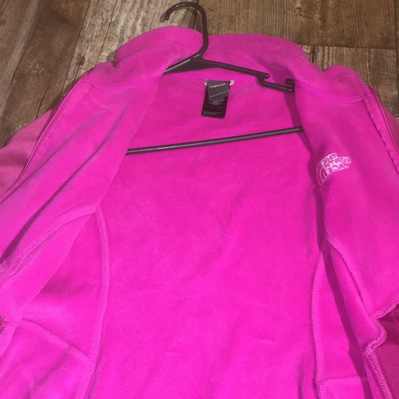 North face - Picture 3 of 3